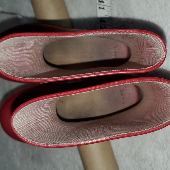 Children's Red Rubber Slip-on Boots (No Shoes Required) - 4" shaft - EUC - Sz 6 - Picture 9 of 12